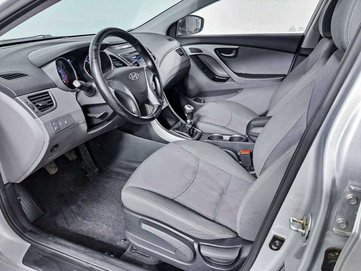Hyundai Elantra б/у, 2015, Механическая. Фото: #13