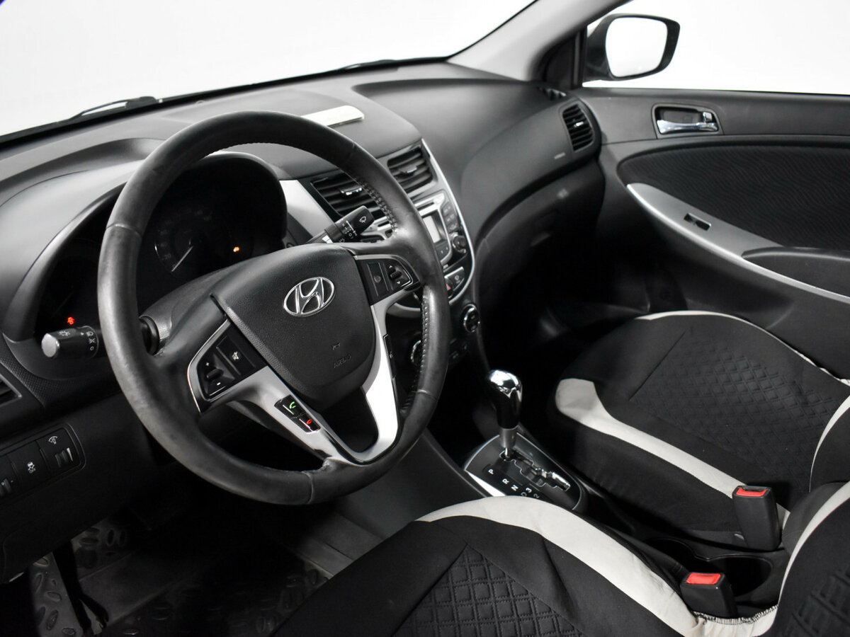 Hyundai Solaris б/у, 2012, Автоматическая. Фото: #8