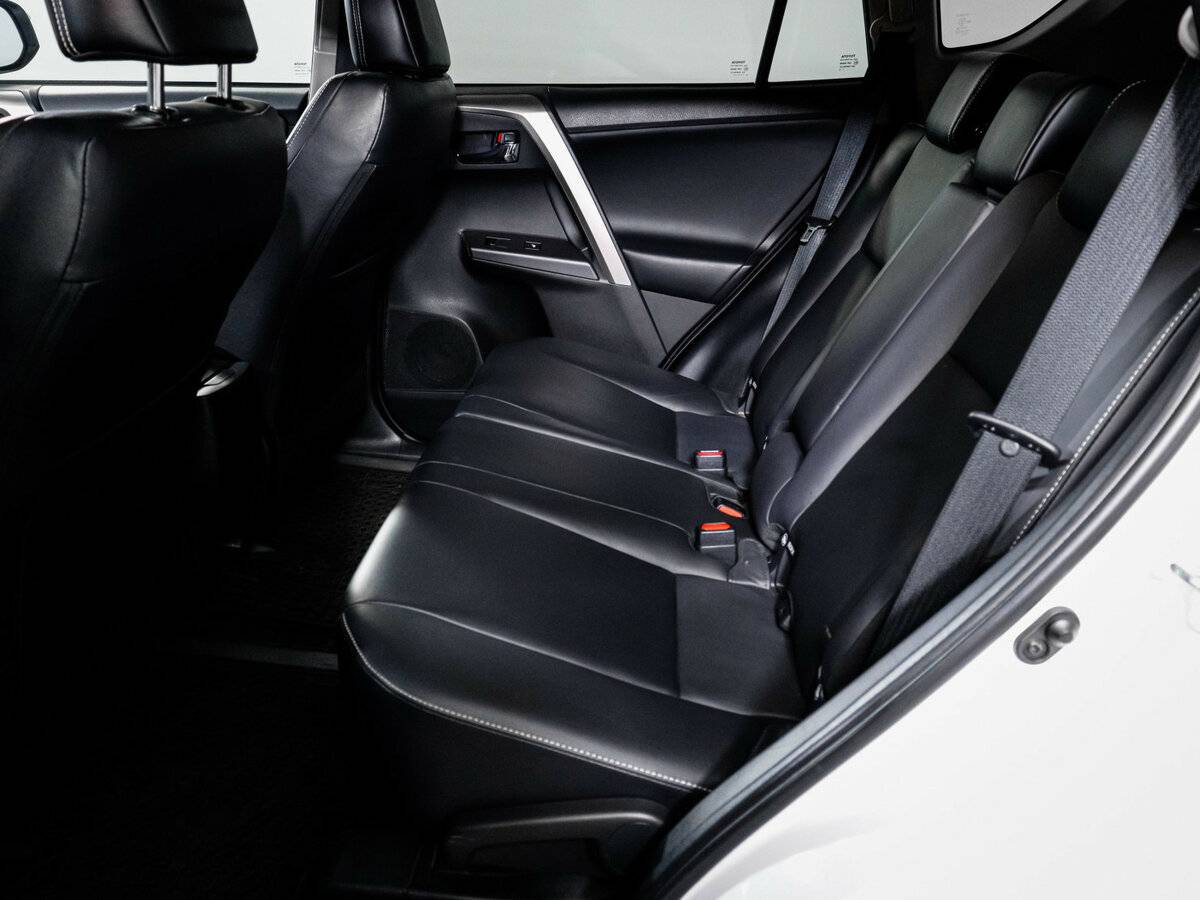 Toyota RAV4 б/у, 2018, Автоматическая. Фото: #8