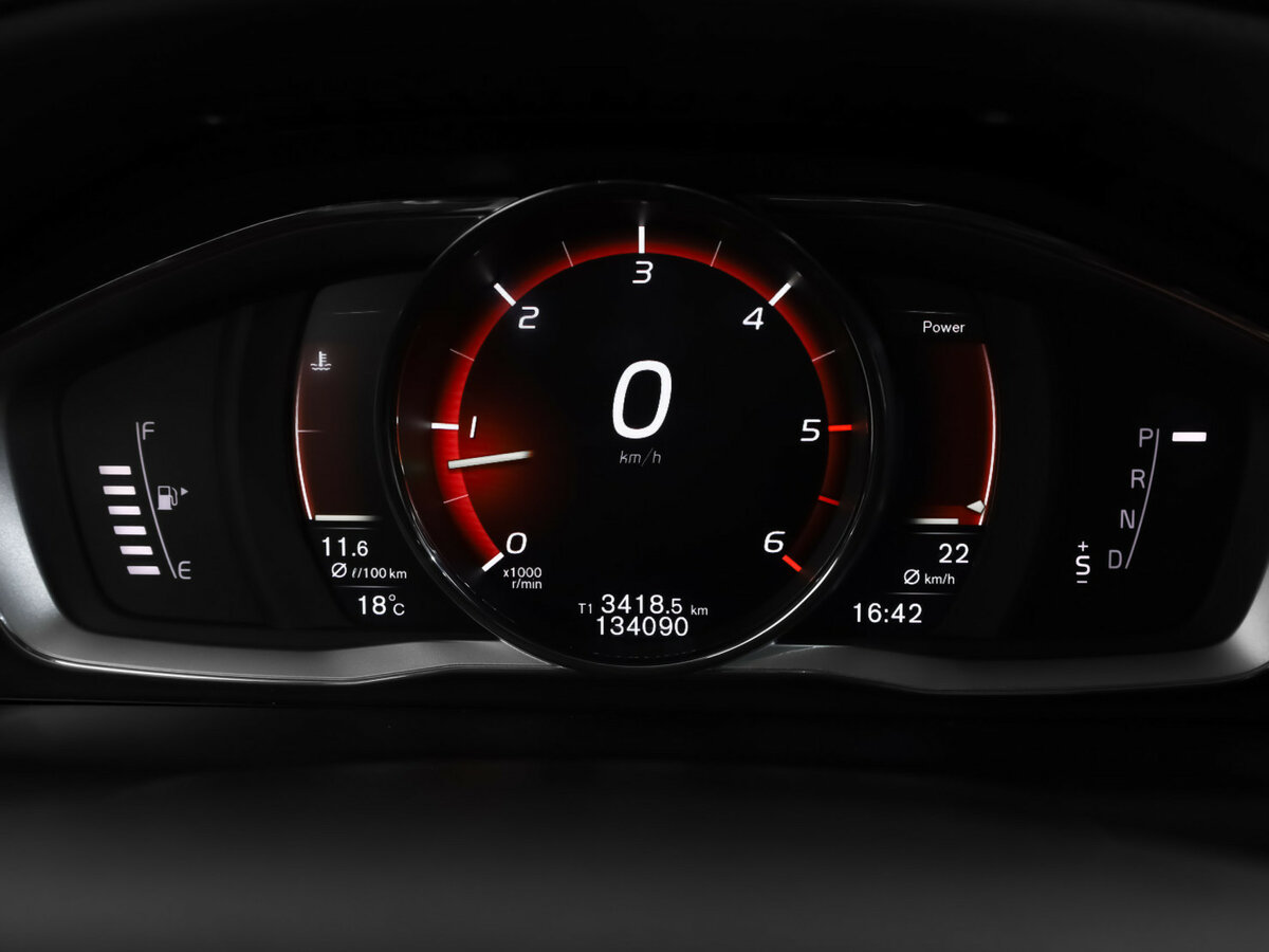 Volvo XC60 б/у, 2017, Автоматическая. Фото: #9
