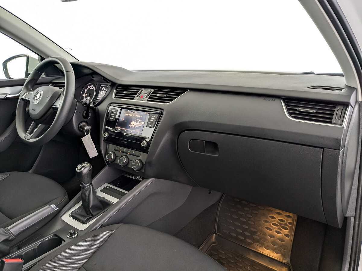 Skoda Octavia б/у, 2019, Механическая. Фото: #8