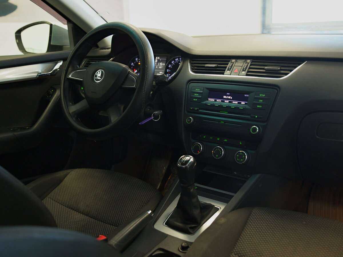 Skoda Octavia б/у, 2014, Механическая. Фото: #6