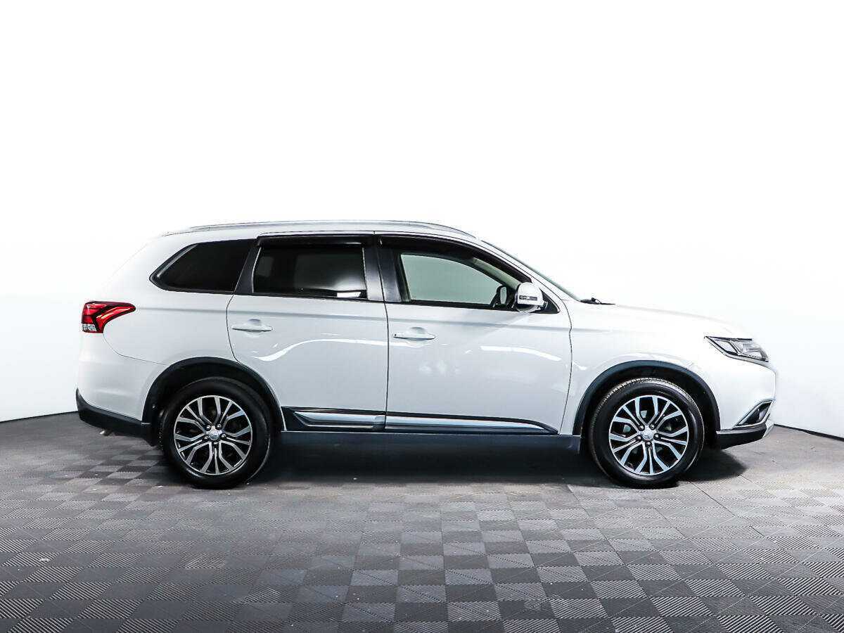 Mitsubishi Outlander б/у, 2017, Вариатор. Фото: #3