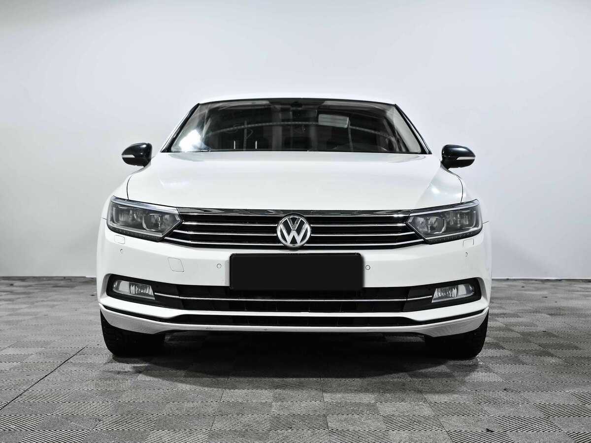 Volkswagen Passat б/у, 2015, Роботизированная. Фото: #1