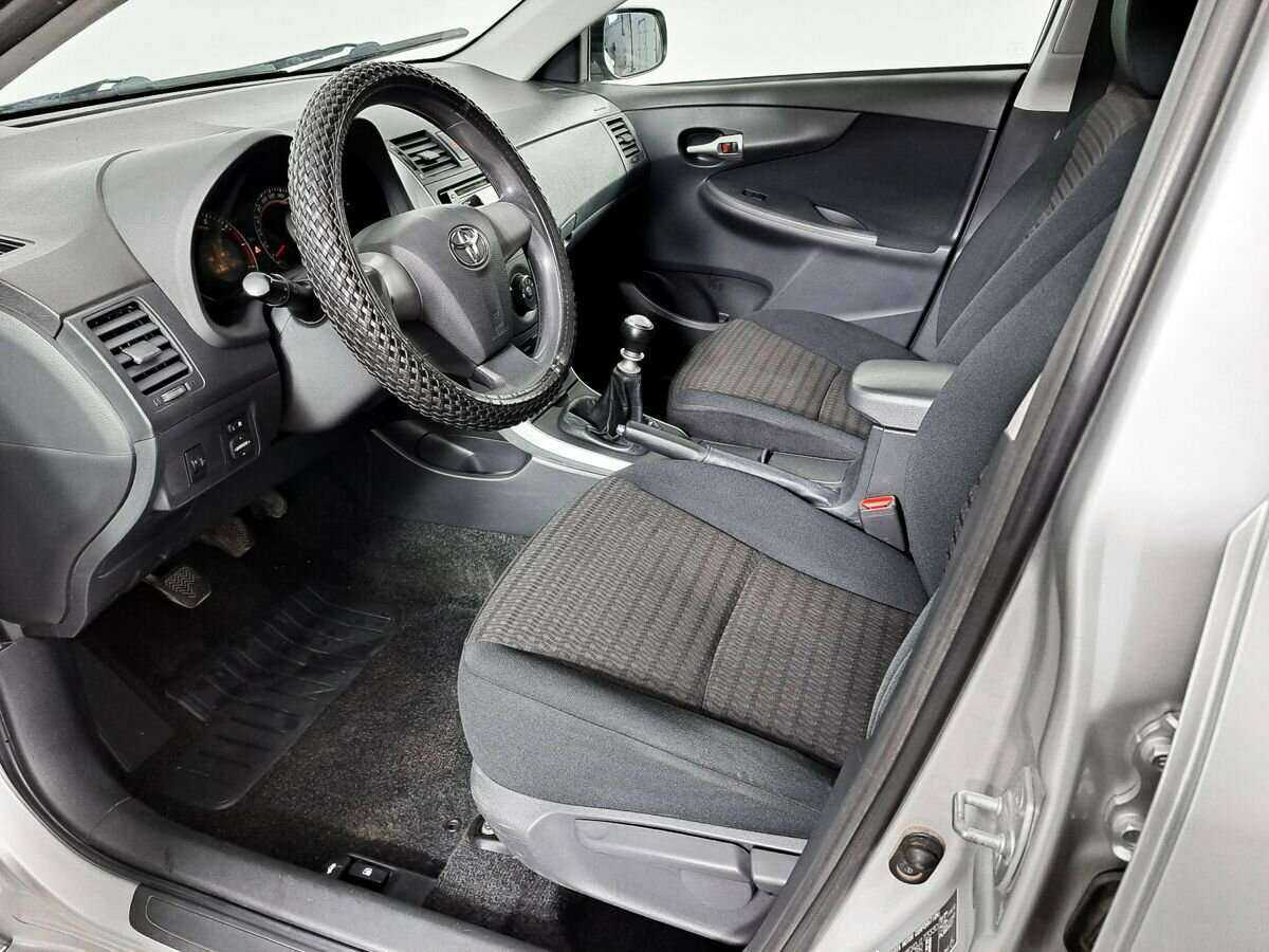 Toyota Corolla б/у, 2012, Механическая. Фото: #12
