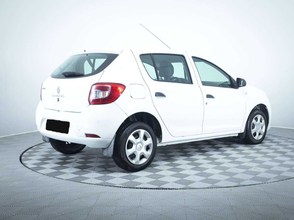 Renault Sandero б/у, 2017, Механическая. Фото: #4