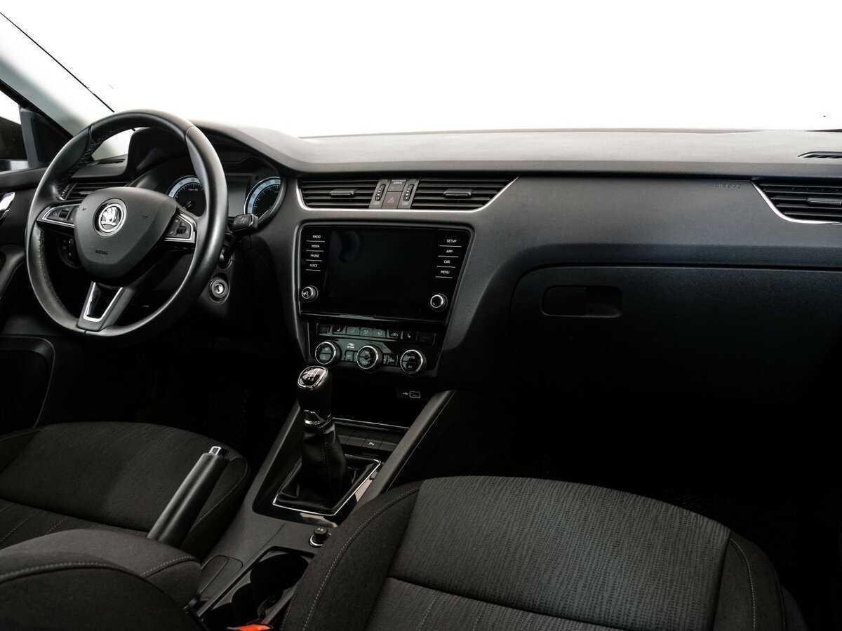 Skoda Octavia б/у, 2018, Механическая. Фото: #8