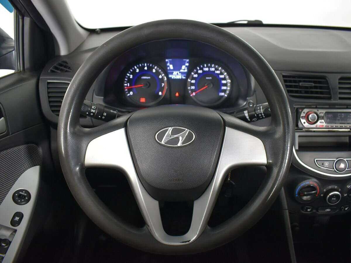 Hyundai Solaris б/у, 2013, Механическая. Фото: #11
