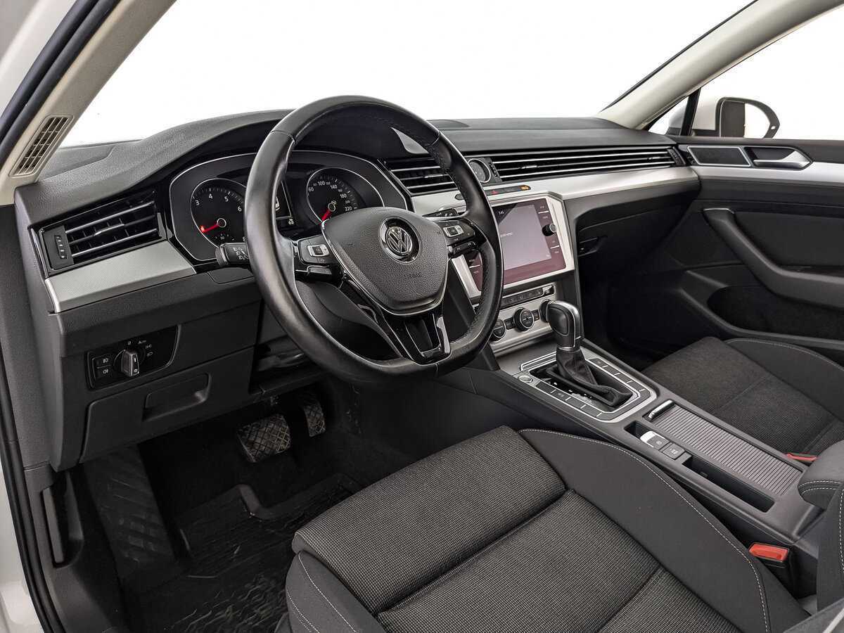 Volkswagen Passat б/у, 2019, Роботизированная. Фото: #14