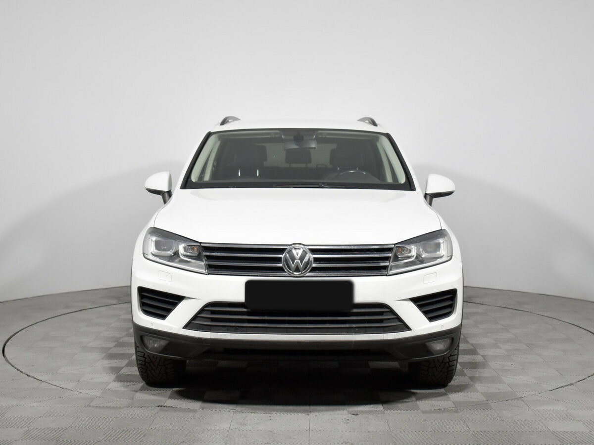 Volkswagen Touareg б/у, 2015, Автоматическая. Фото: #1