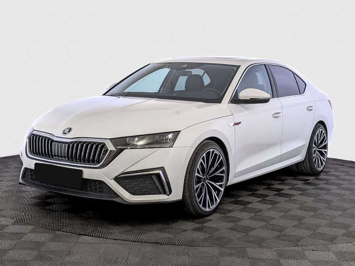 Skoda Octavia б/у, 2023, Роботизированная. Посмотреть фото