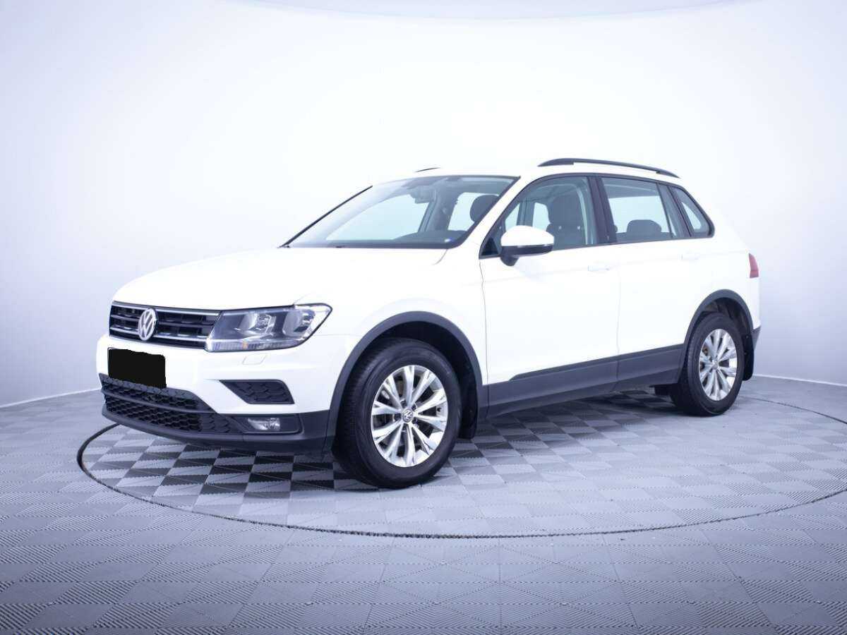 Volkswagen Tiguan б/у, 2018, Роботизированная. Посмотреть фото