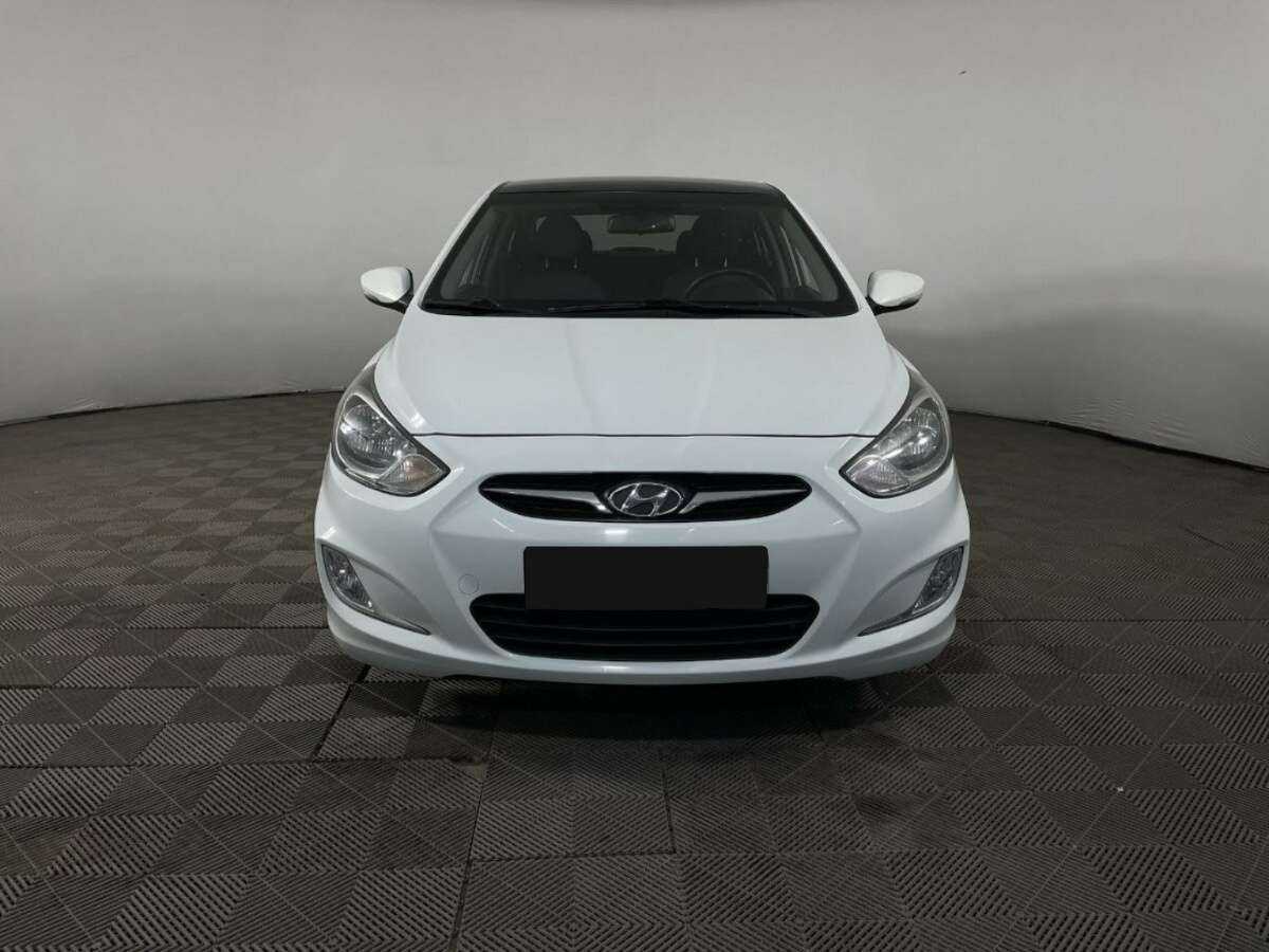 Hyundai Solaris б/у, 2012, Автоматическая. Фото: #1