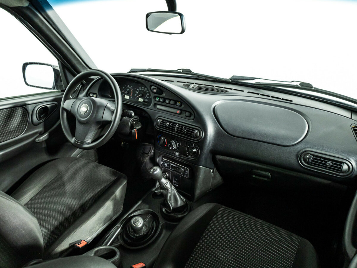 Chevrolet Niva б/у, 2016, Механическая. Фото: #8