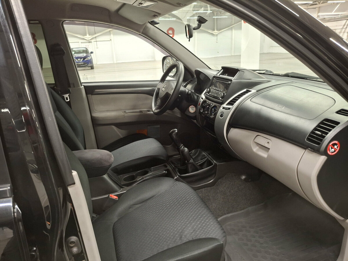 Mitsubishi Pajero Sport б/у, 2014, Механическая. Фото: #10