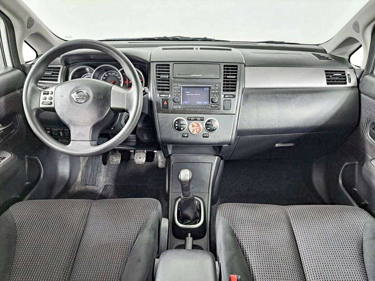 Nissan Tiida б/у, 2012, Механическая. Фото: #11