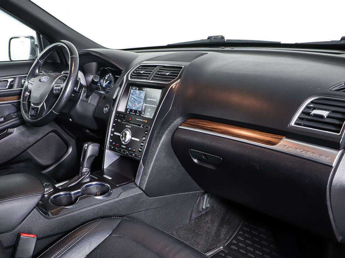 Ford Explorer б/у, 2017, Автоматическая. Фото: #8