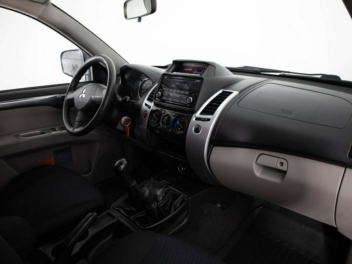 Mitsubishi Pajero Sport б/у, 2014, Механическая. Фото: #15