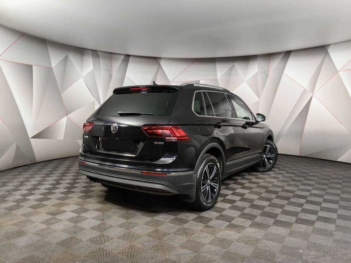 Volkswagen Tiguan б/у, 2018, Роботизированная. Фото: #1