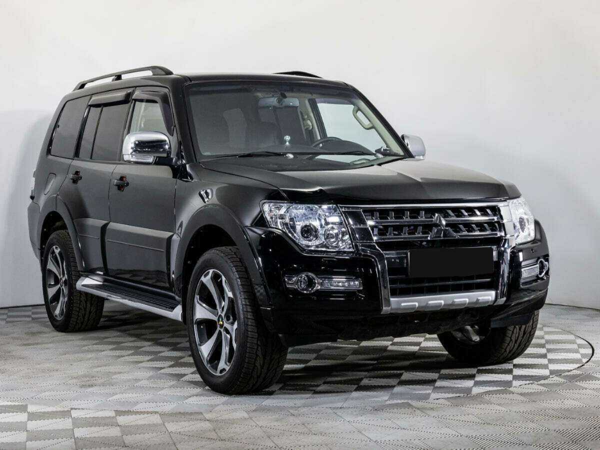 Mitsubishi Pajero б/у, 2015, Автоматическая. Фото: #2