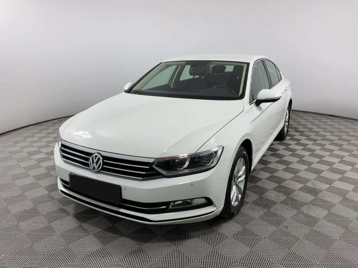 Volkswagen Passat б/у, 2019, Роботизированная. Фото: #0