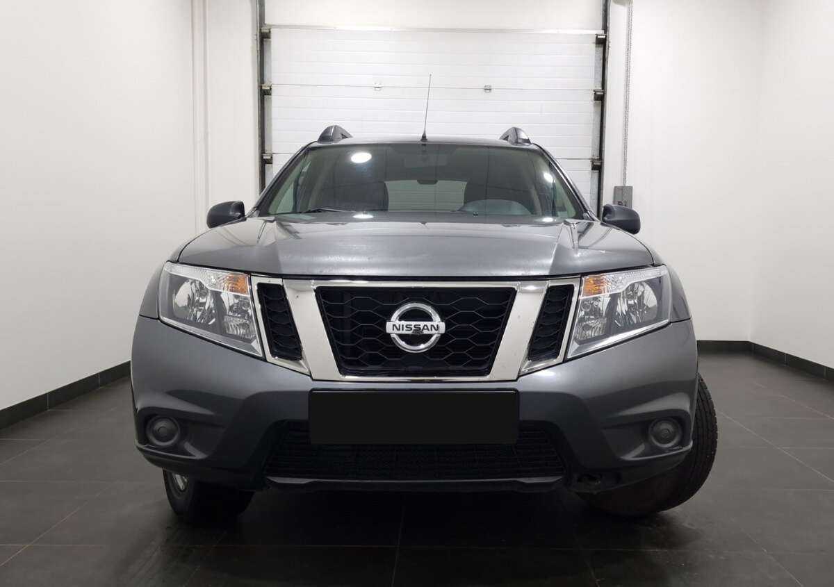 Nissan Terrano б/у, 2016, Механическая. Фото: #1