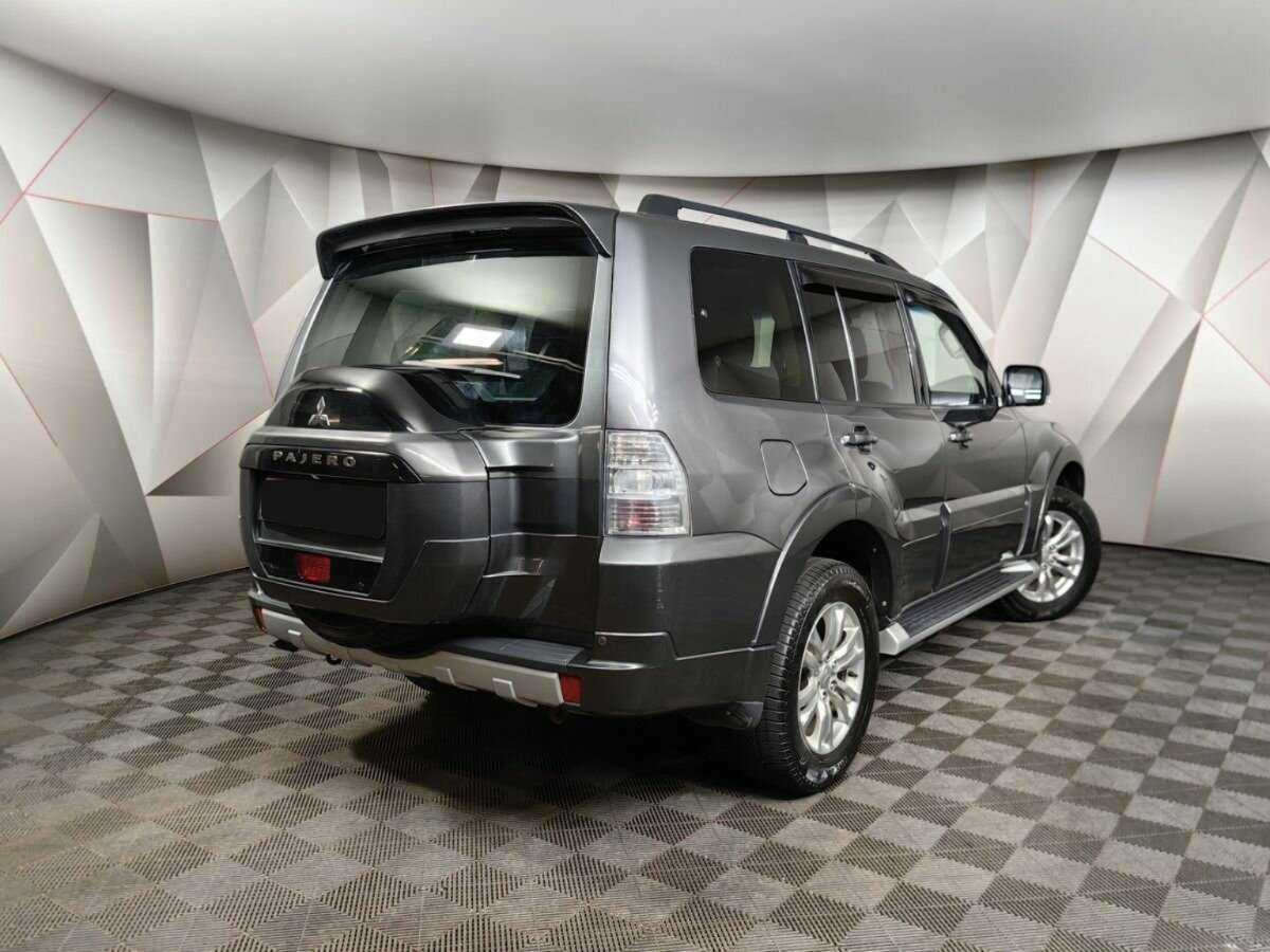 Mitsubishi Pajero б/у, 2015, Автоматическая. Фото: #1