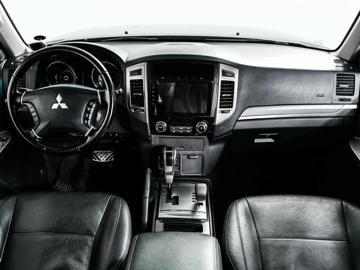 Mitsubishi Pajero б/у, 2015, Автоматическая. Фото: #10