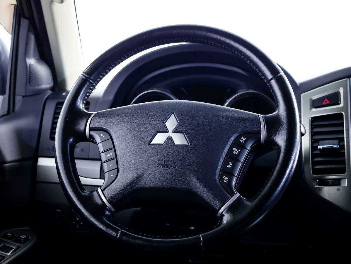 Mitsubishi Pajero б/у, 2014, Автоматическая. Фото: #17