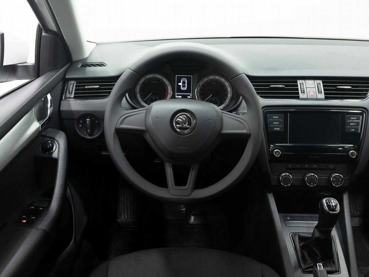 Skoda Octavia б/у, 2019, Механическая. Фото: #14