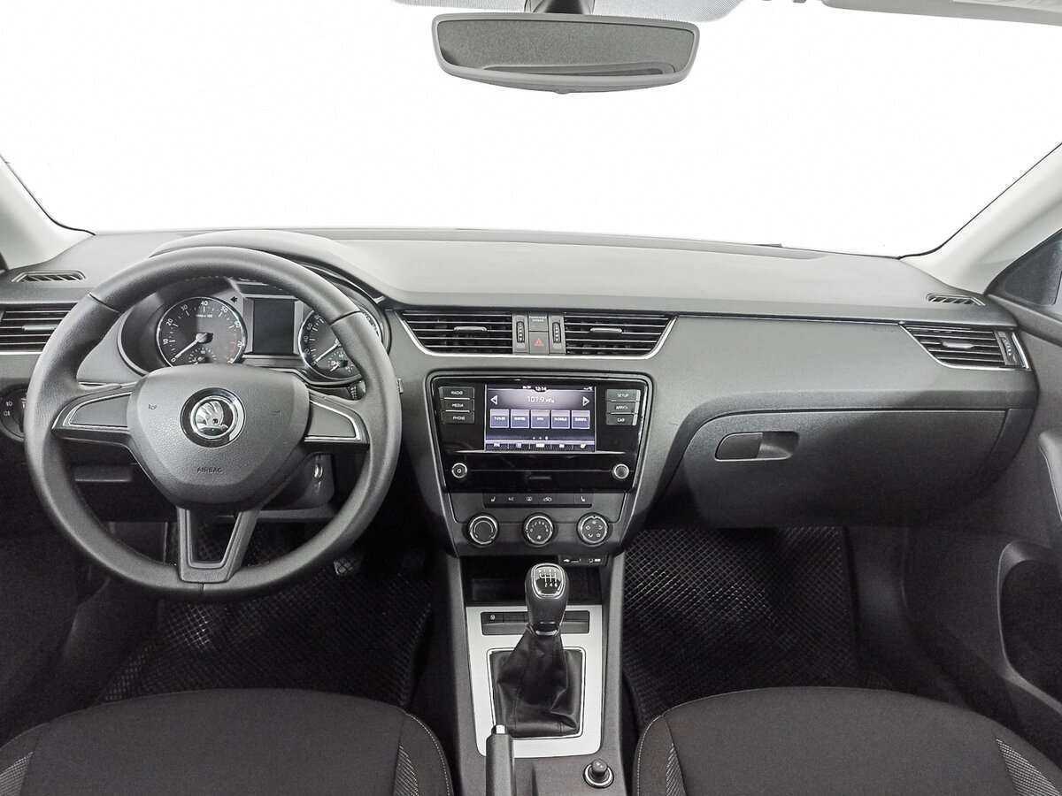 Skoda Octavia б/у, 2017, Механическая. Фото: #9