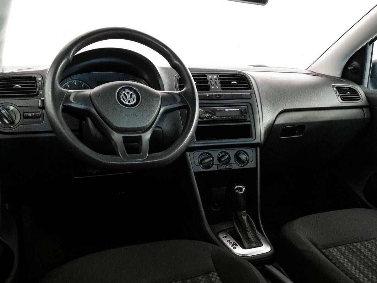 Volkswagen Polo б/у, 2016, Автоматическая. Фото: #10