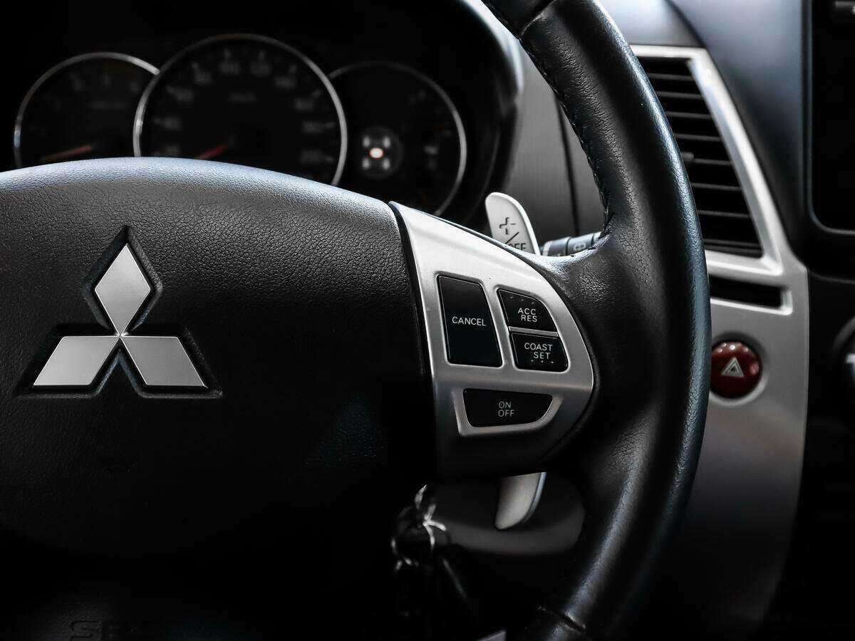 Mitsubishi Pajero Sport б/у, 2015, Автоматическая. Фото: #13