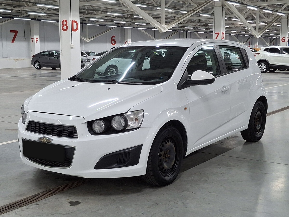 Chevrolet Aveo б/у, 2015, Автоматическая. Фото: #0