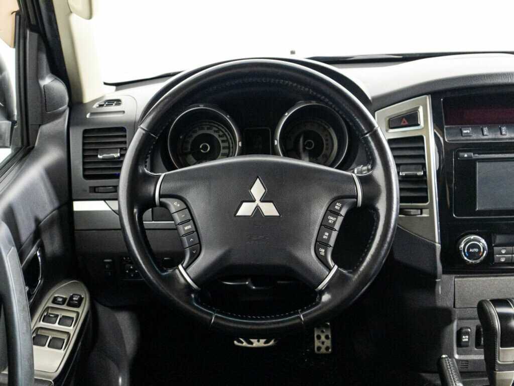 Mitsubishi Pajero б/у, 2014, Автоматическая. Фото: #17