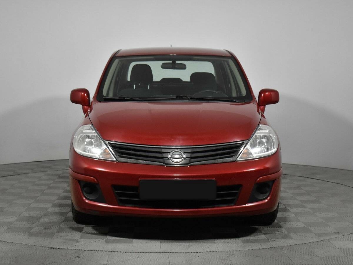 Nissan Tiida б/у, 2012, Механическая. Фото: #1