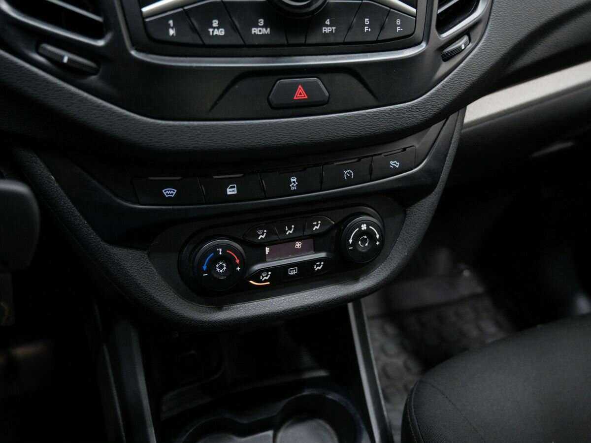 Lada (ВАЗ) Vesta б/у, 2015, Механическая. Фото: #19