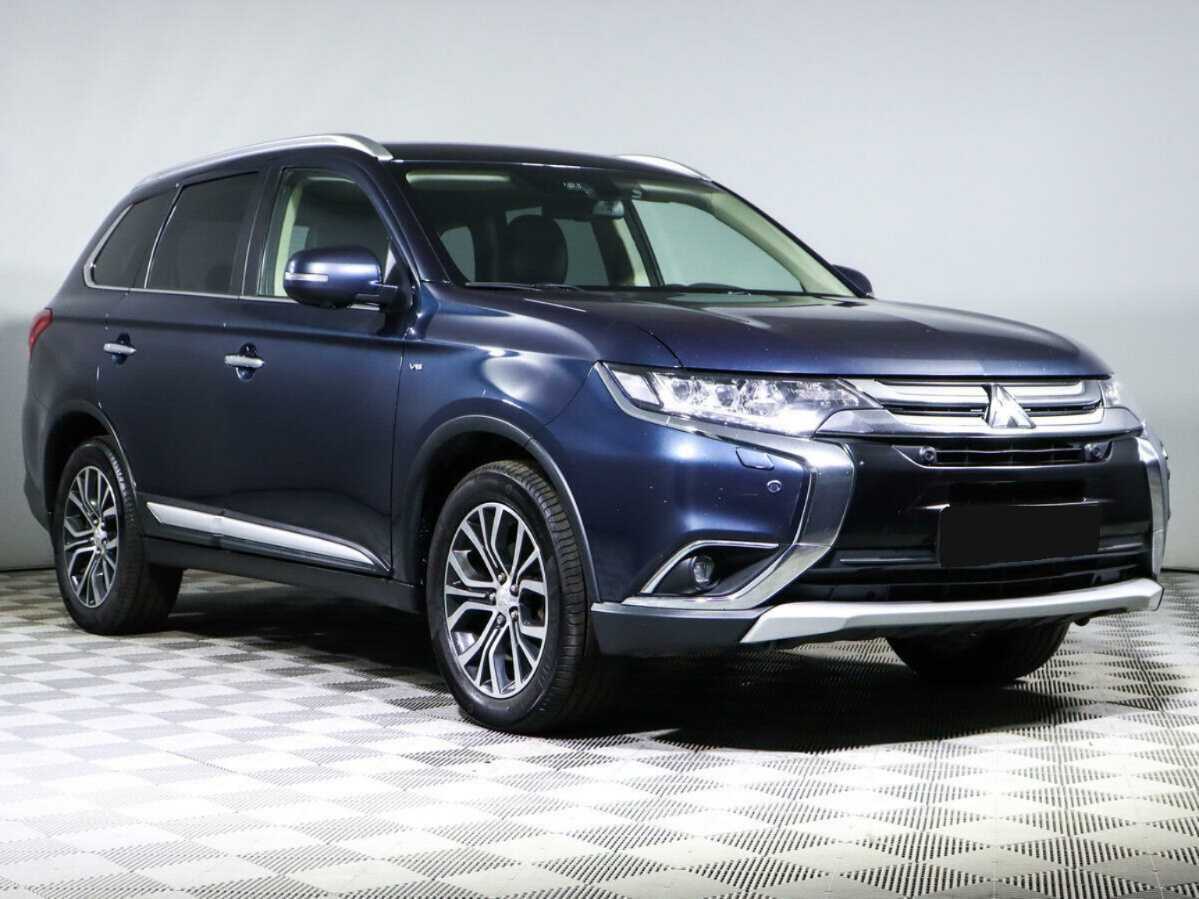 Mitsubishi Outlander б/у, 2017, Автоматическая. Фото: #2