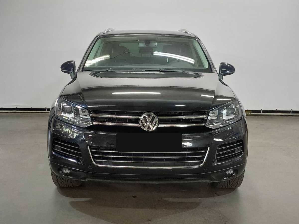 Volkswagen Touareg б/у, 2013, Автоматическая. Фото: #1