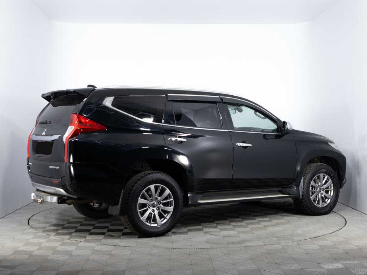 Mitsubishi Pajero Sport б/у, 2017, Автоматическая. Фото: #4