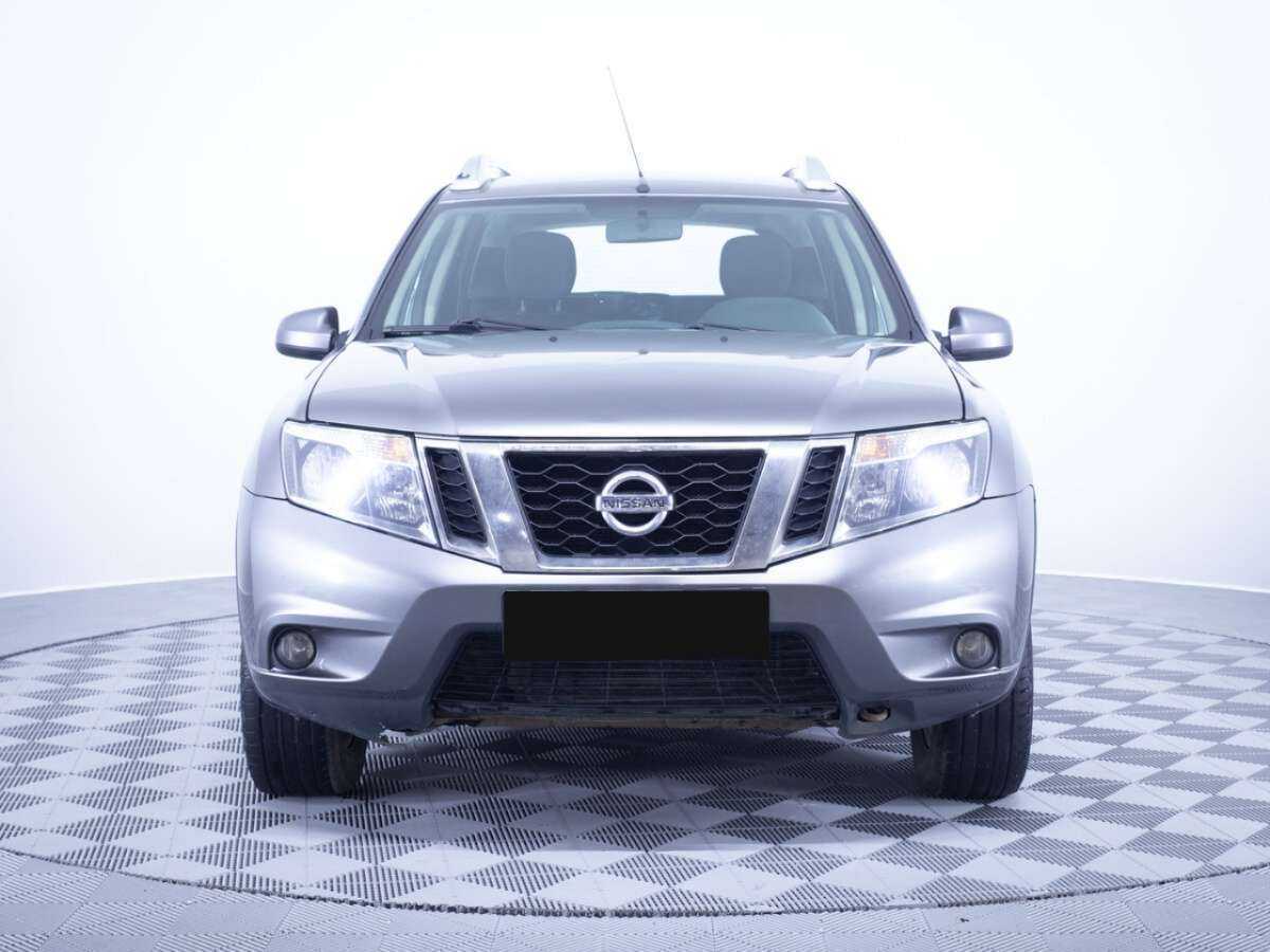 Nissan Terrano б/у, 2015, Механическая. Фото: #1