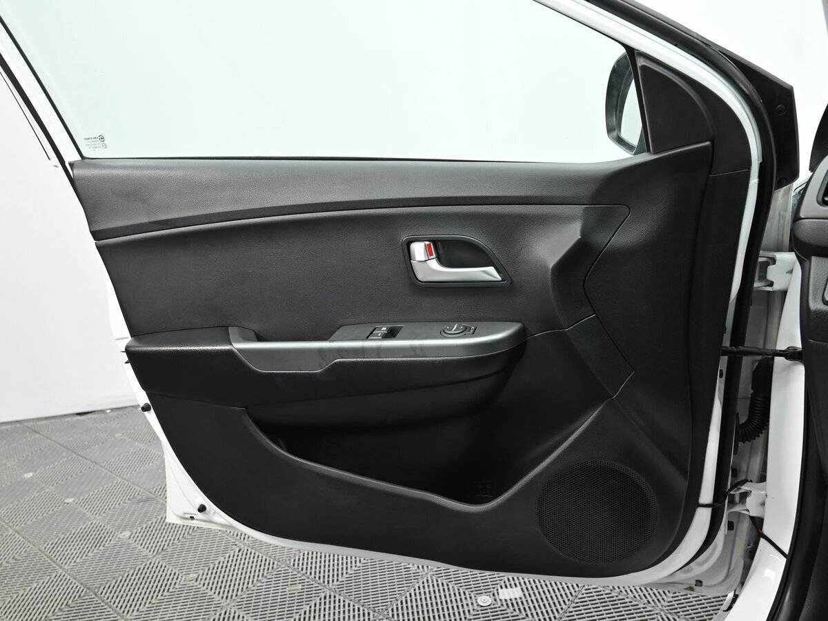 Kia Rio б/у, 2013, Механическая. Фото: #6