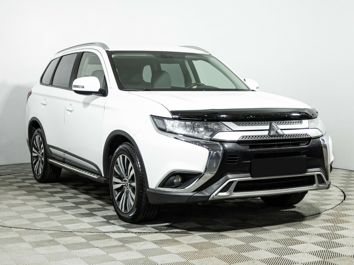Mitsubishi Outlander б/у, 2019, Вариатор. Фото: #2