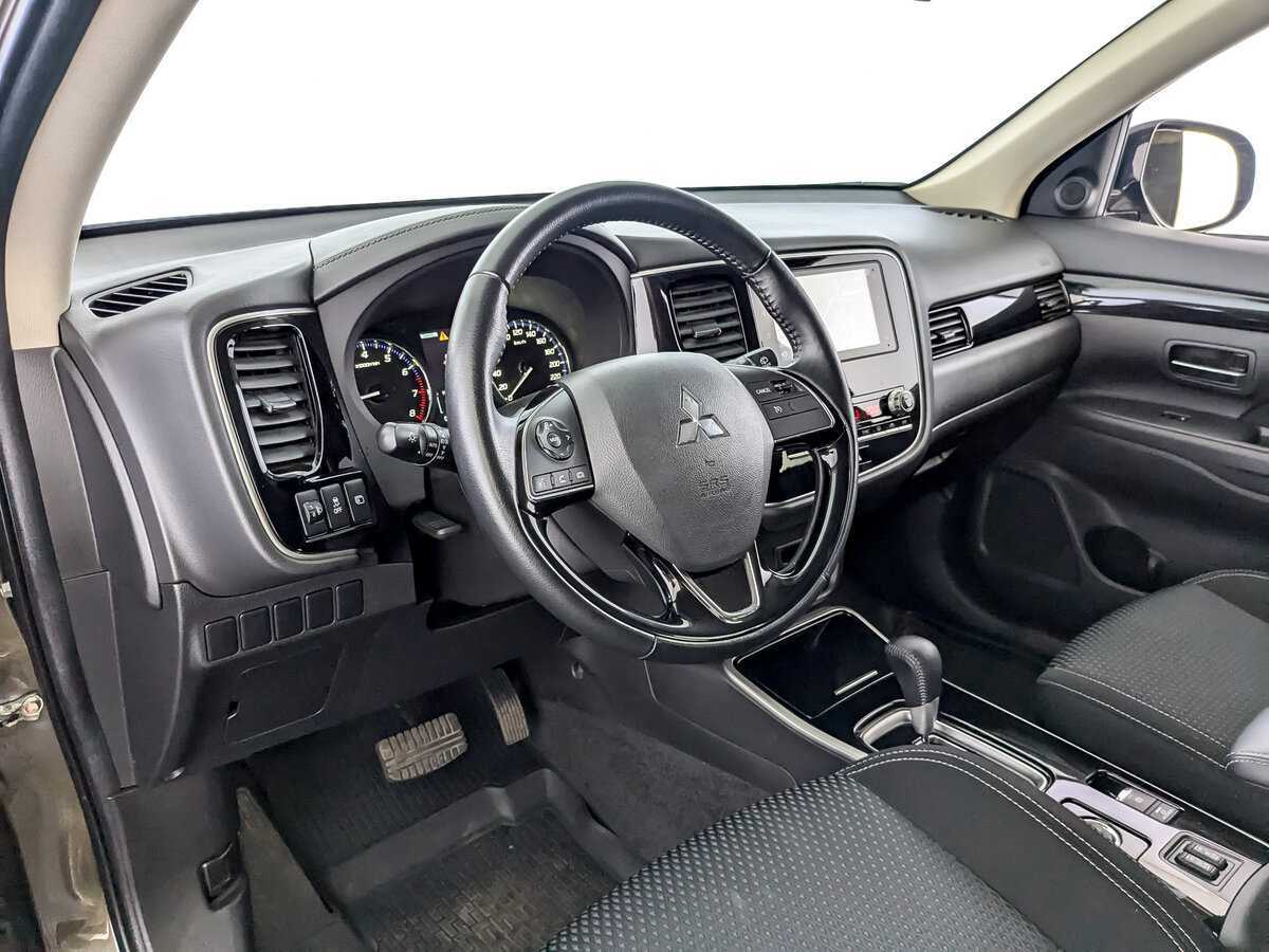 Mitsubishi Outlander б/у, 2021, Вариатор. Фото: #12
