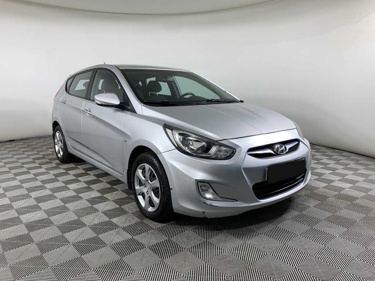 Hyundai Solaris б/у, 2012, Автоматическая. Фото: #2