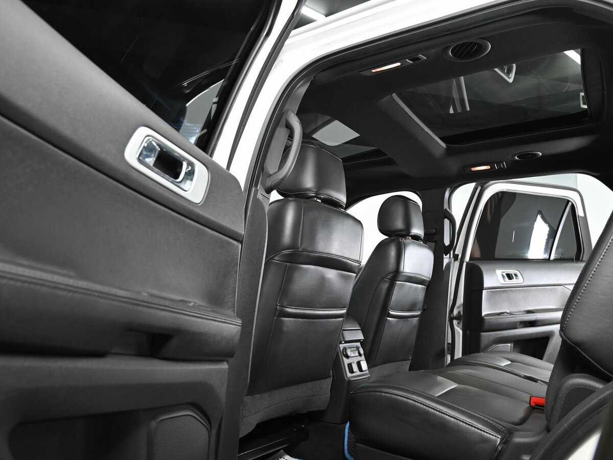 Ford Explorer б/у, 2012, Автоматическая. Фото: #12
