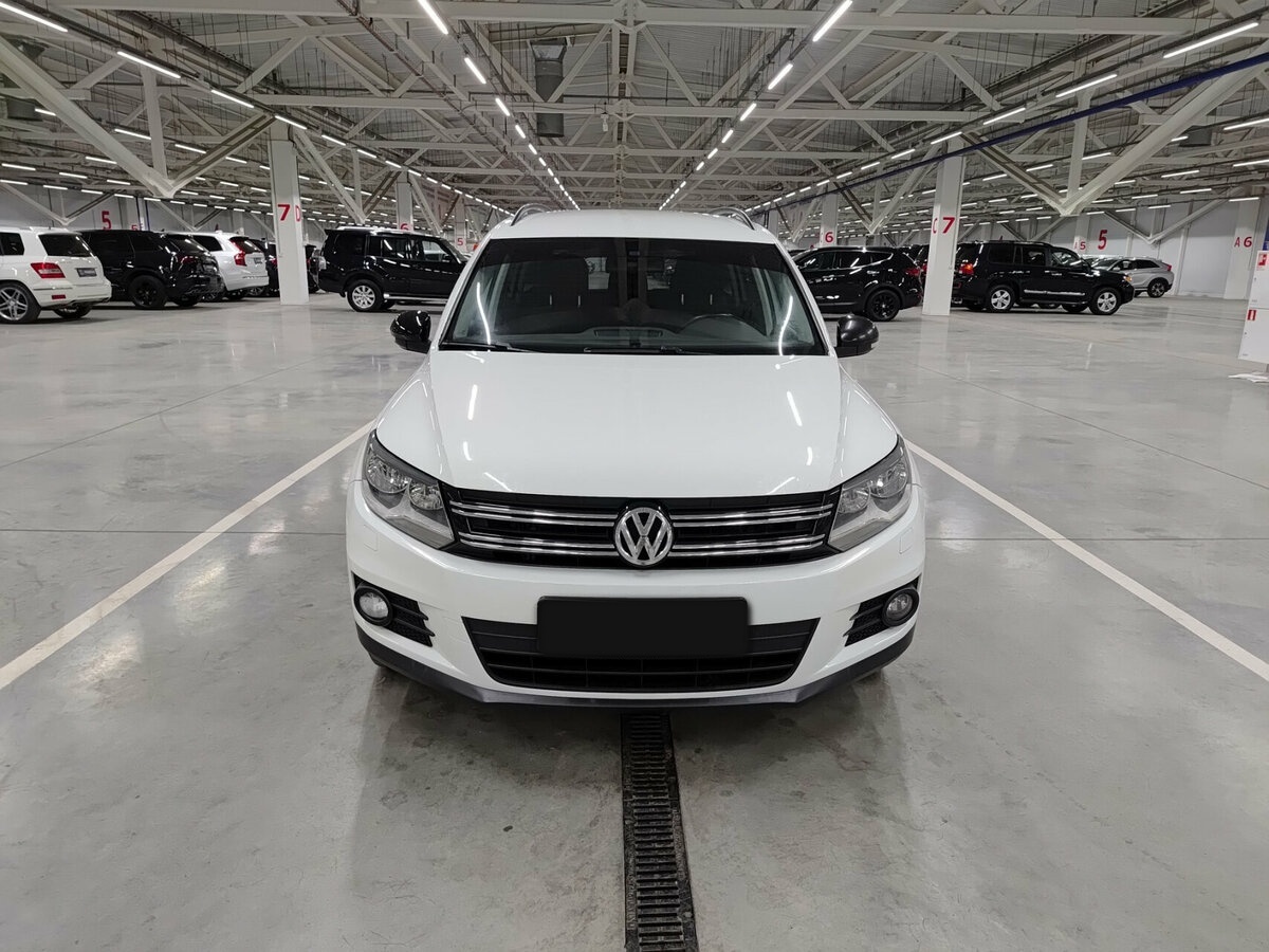 Volkswagen Tiguan б/у, 2015, Роботизированная. Фото: #1