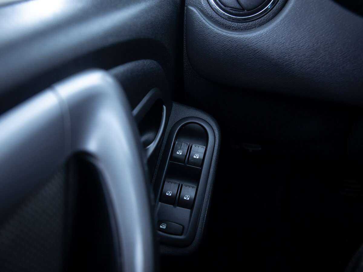 Renault Duster б/у, 2013, Автоматическая. Фото: #11