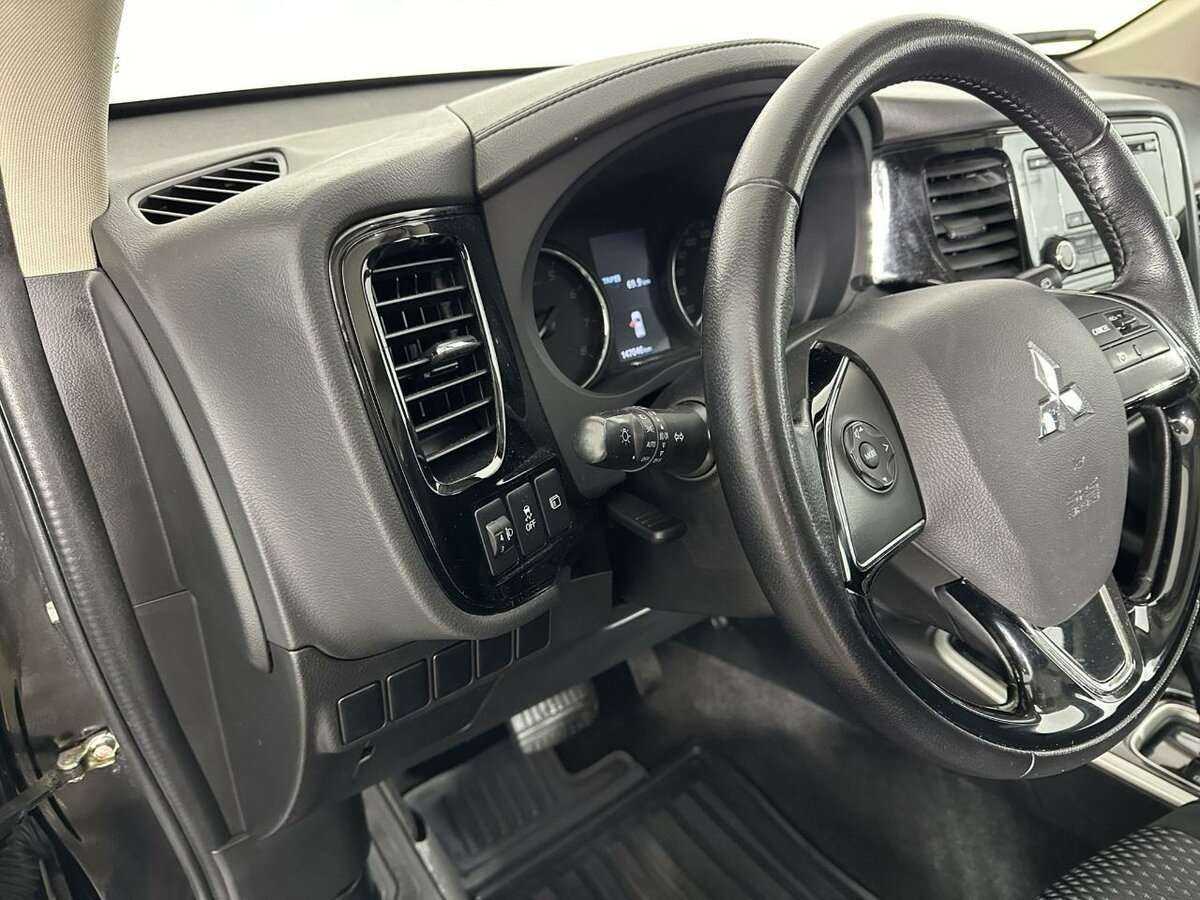 Mitsubishi Outlander б/у, 2017, Вариатор. Фото: #8