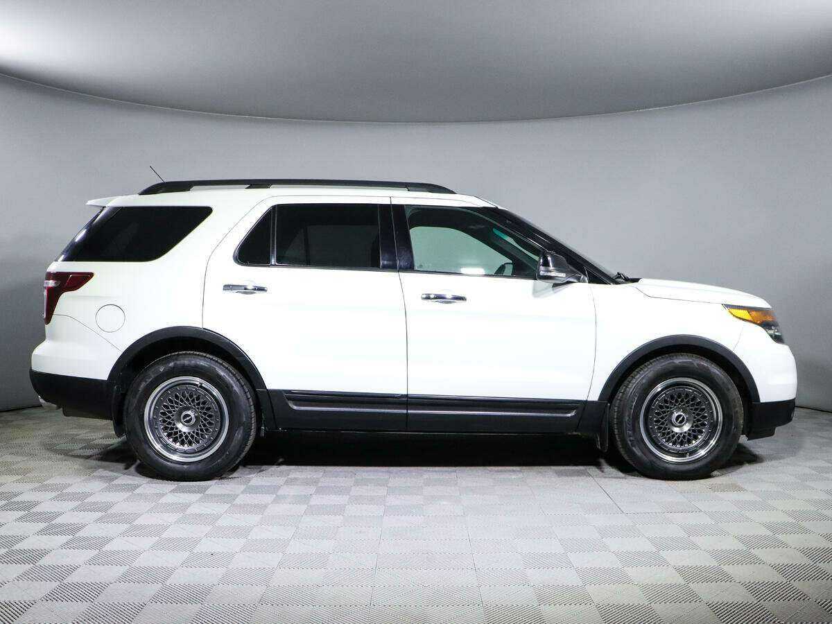 Ford Explorer б/у, 2015, Автоматическая. Фото: #3